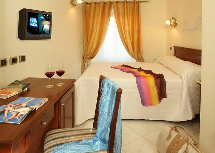 De Monti Otel 2*